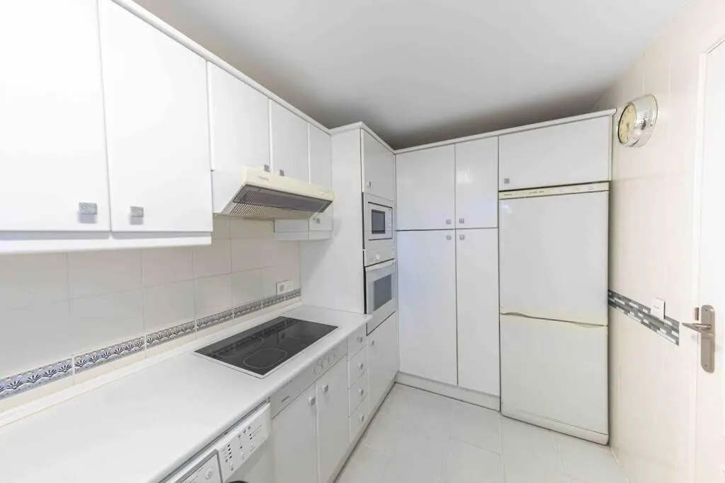 Brigth Apartment/2Bed/2Bath/100M Beach/Sea Views Marbella