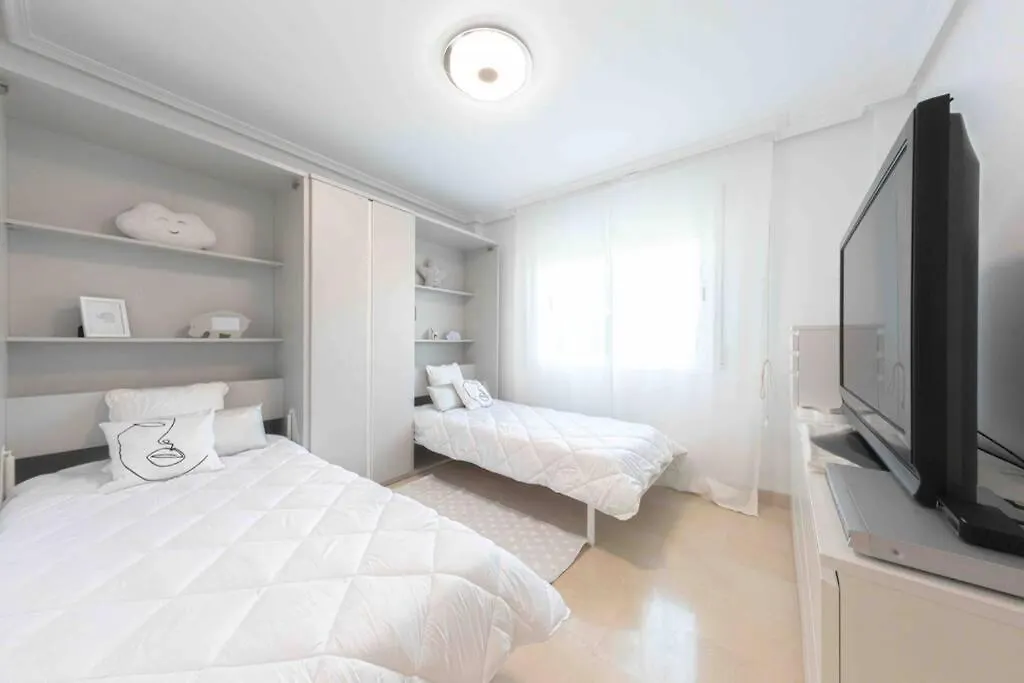 Brigth Apartment/2Bed/2Bath/100M Beach/Sea Views Marbella 0*,  Hiszpania