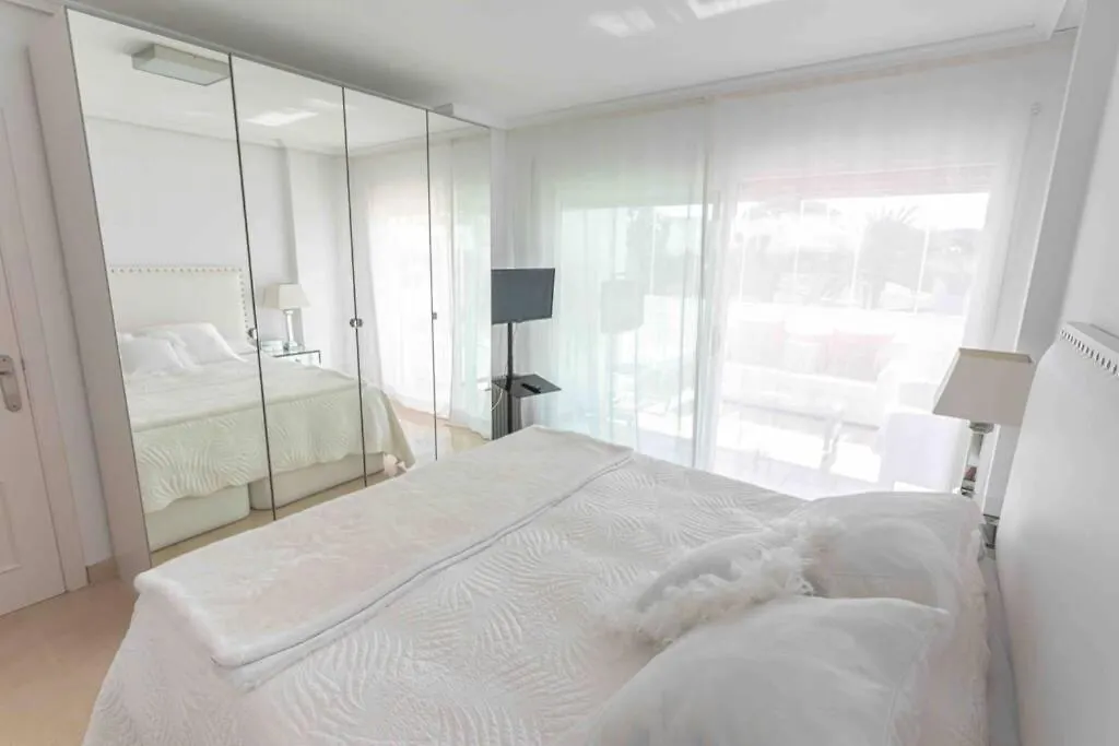 Brigth Apartment/2Bed/2Bath/100M Beach/Sea Views Marbella Apartament