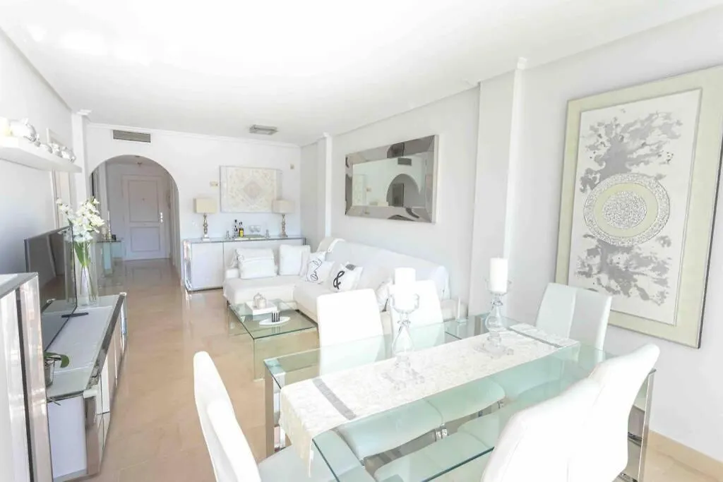 Brigth Apartment/2Bed/2Bath/100M Beach/Sea Views Marbella