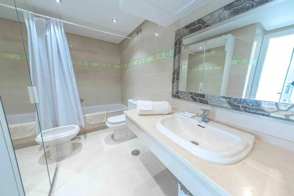 Brigth Apartment/2Bed/2Bath/100M Beach/Sea Views Marbella